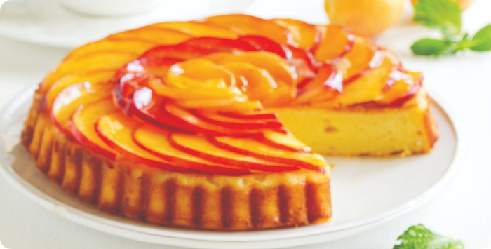 Персиковый бисквит с мороженым