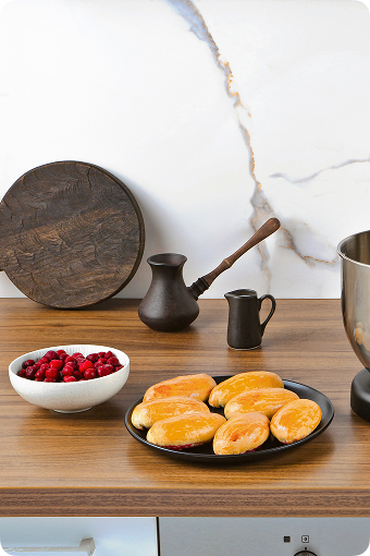 Гастроном. Пирожки с вишней