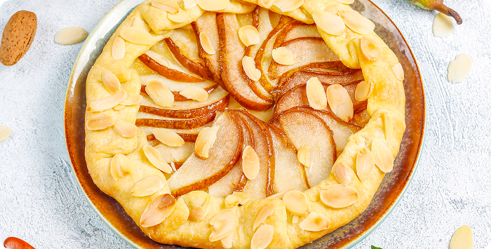 Шарлотка с грушей